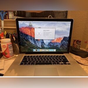 Apple MacBook Pro 15" 4GB RAM 2.5Ghz CPU